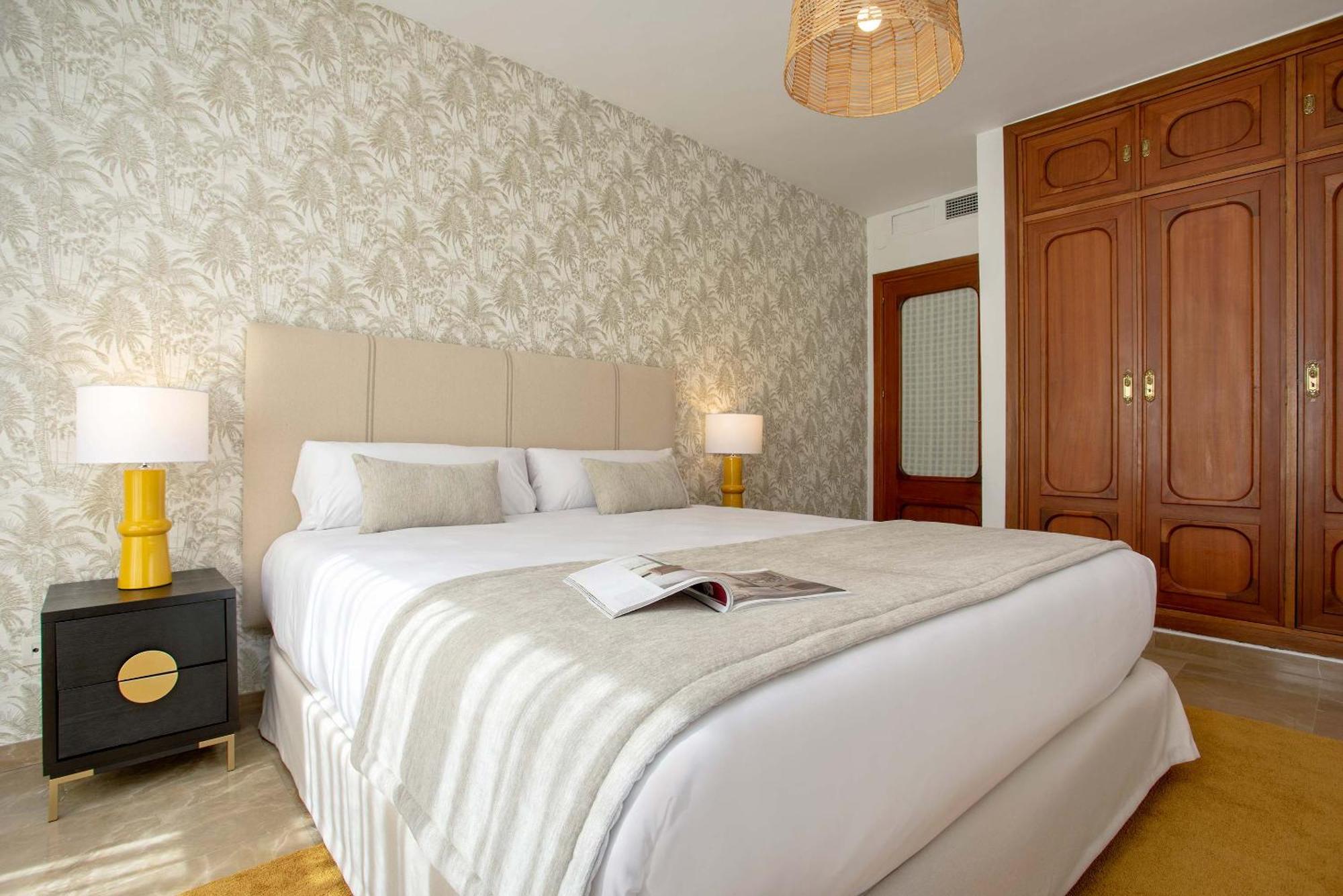 Genteel Home Puerta Real Granada Bagian luar foto